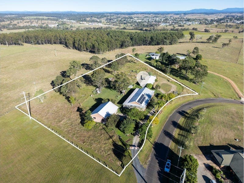 13 Helens Drive