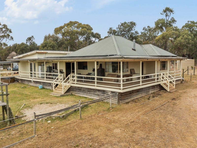 1105 Seymour-Tooborac Road, Hilldene