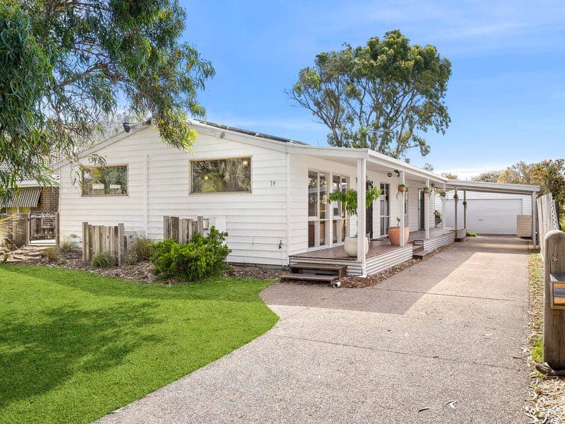 17 Rayleigh Avenue, Queenscliff