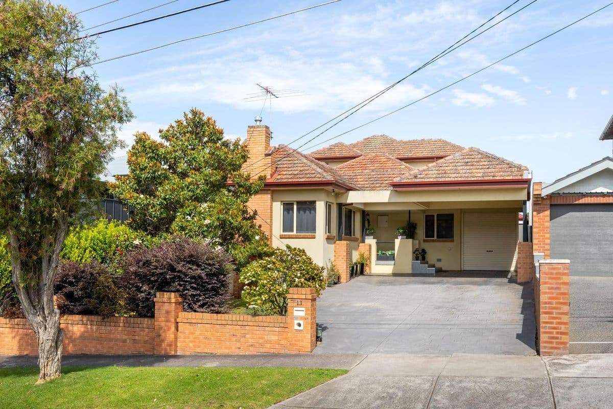 13 Waverley Parade