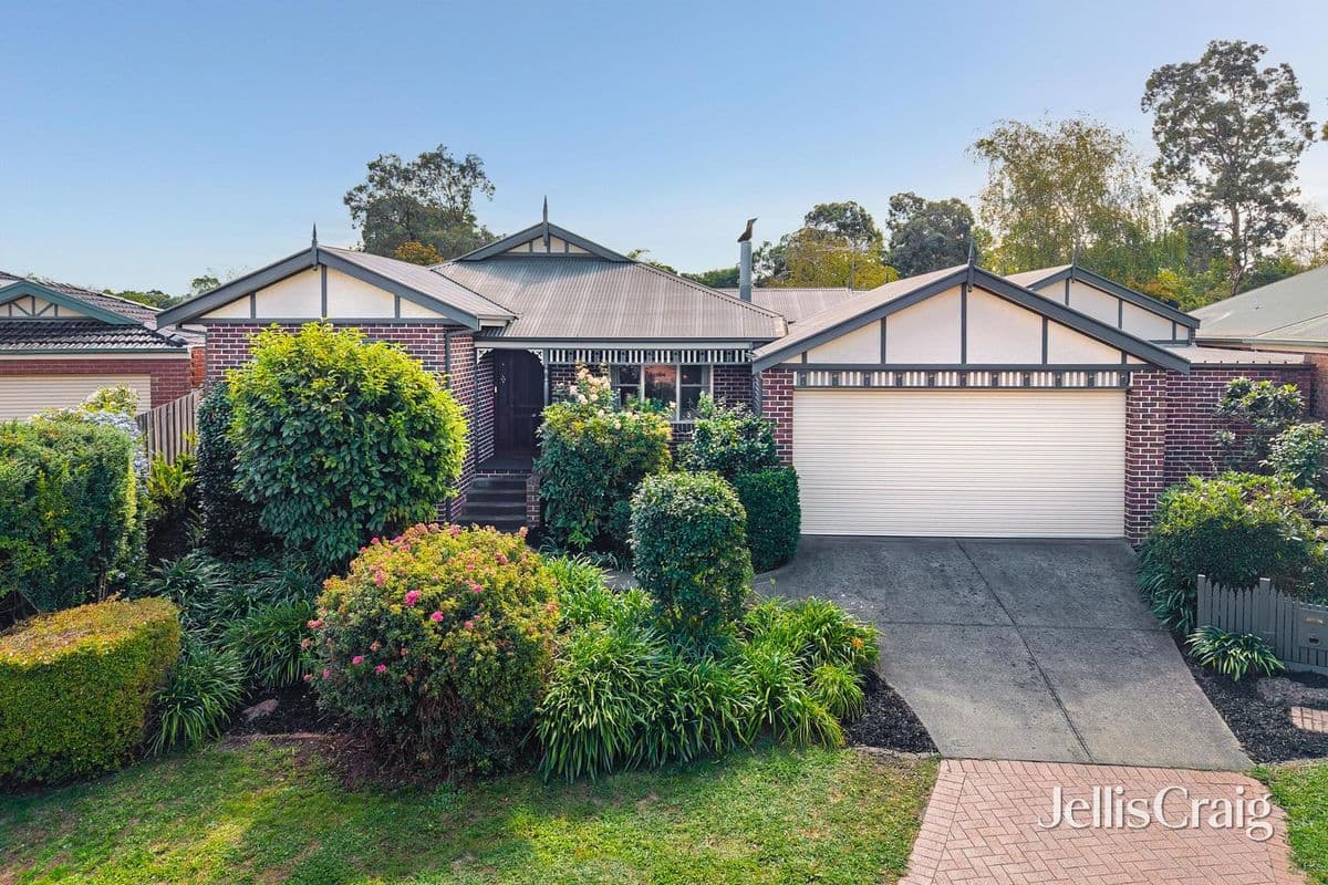 6 Pear Court