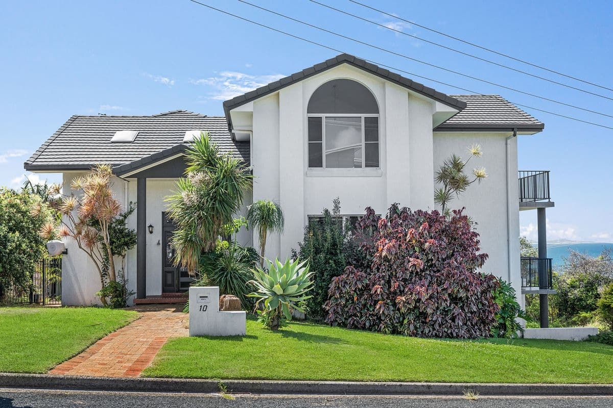 10 Honeysuckle Road