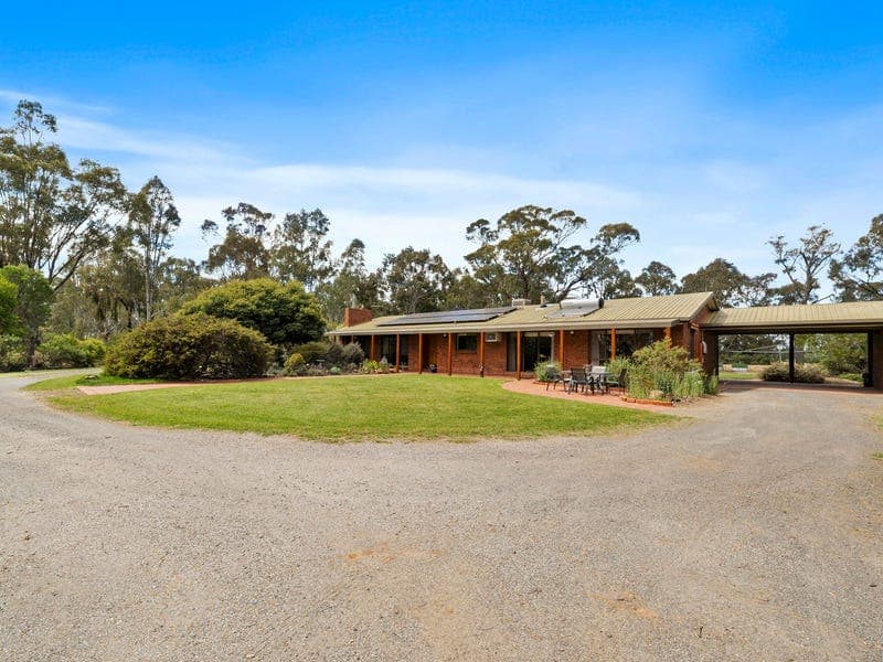 1735 Midland Highway, Cosgrove South