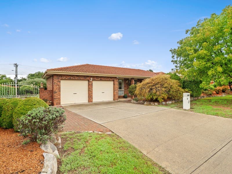 13 William Hudson Crescent