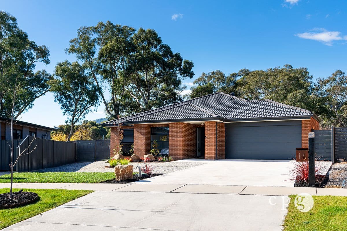 16 Molly Drive