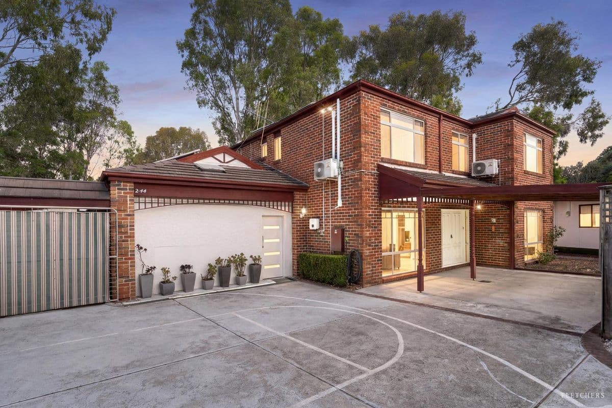 2/44 Stott Street