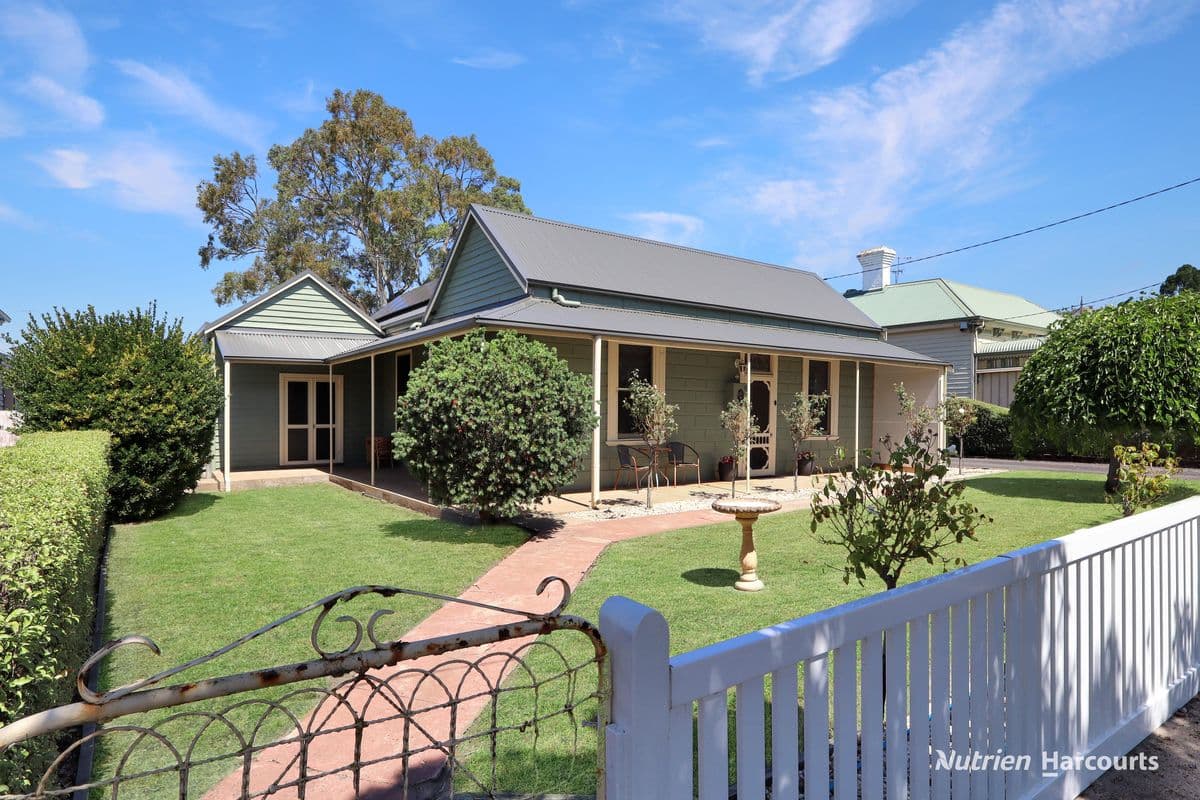 167 Henty Street