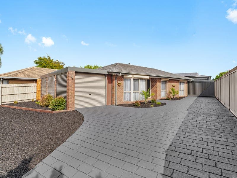11 Cardamon Drive, Hallam