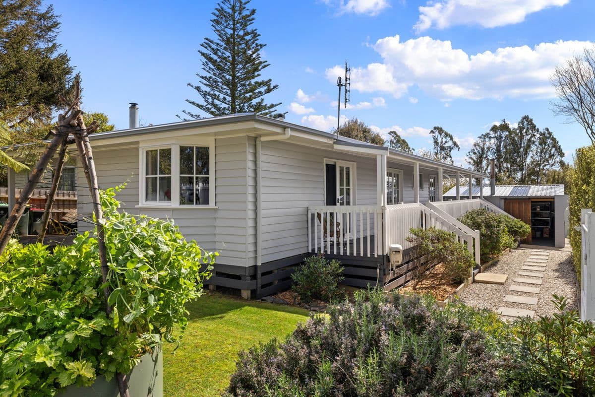 44 Grand Ridge West Road
