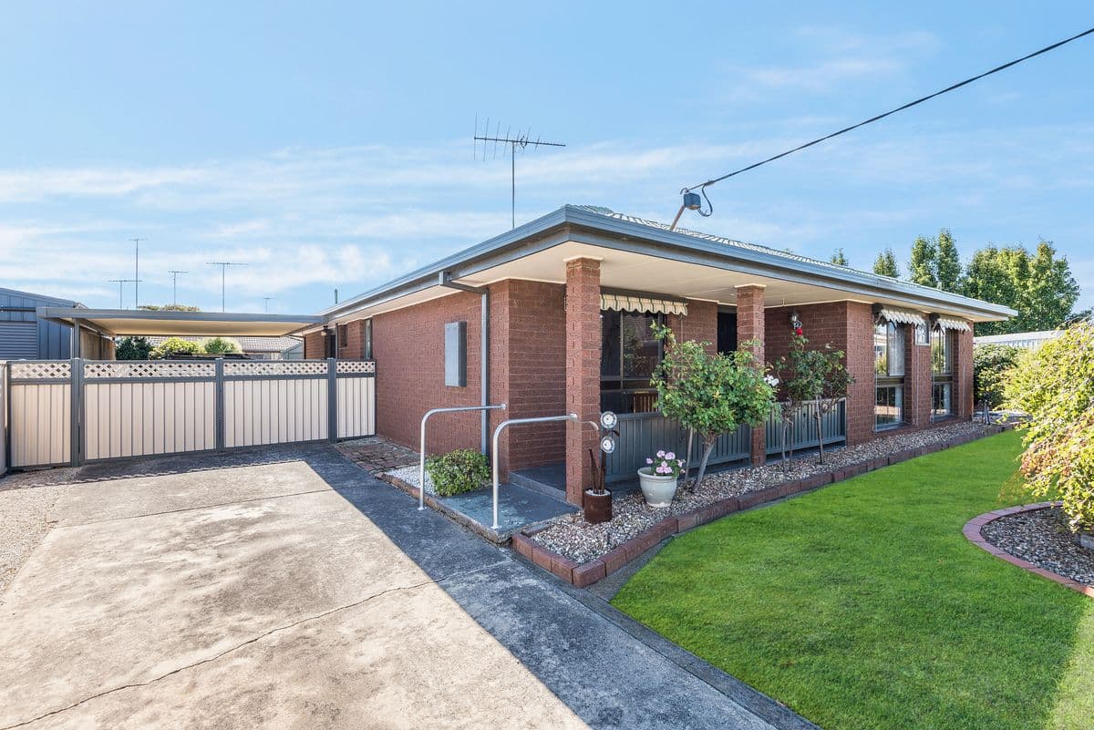 7 MCGILL COURT