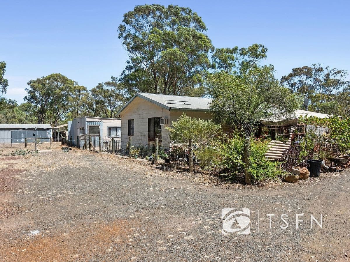 389 Quinns Road