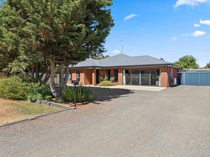 11 Scobie St S