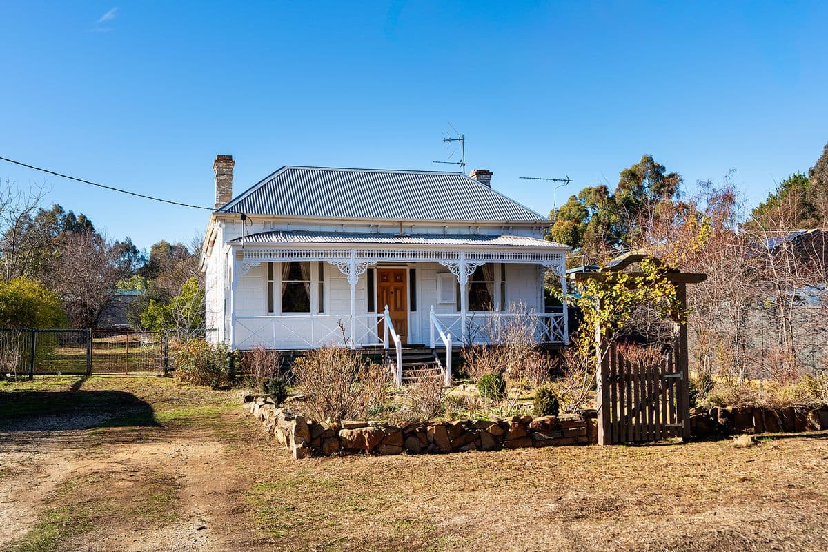 4 TEMPLETON STREET