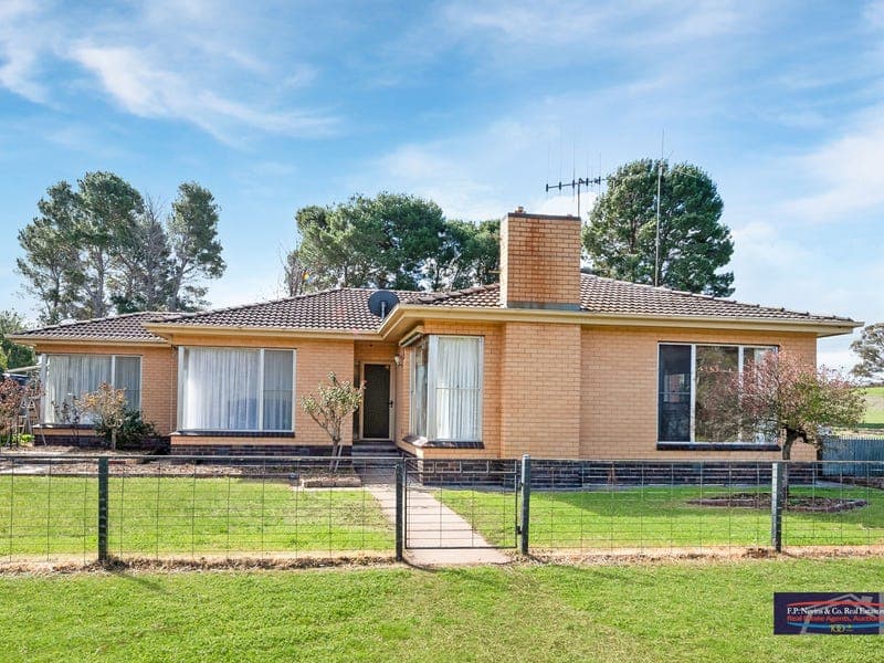 8 McKean Road, Arnold