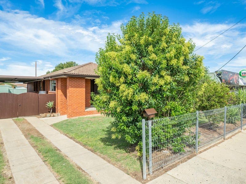 26 POPLAR AVENUE