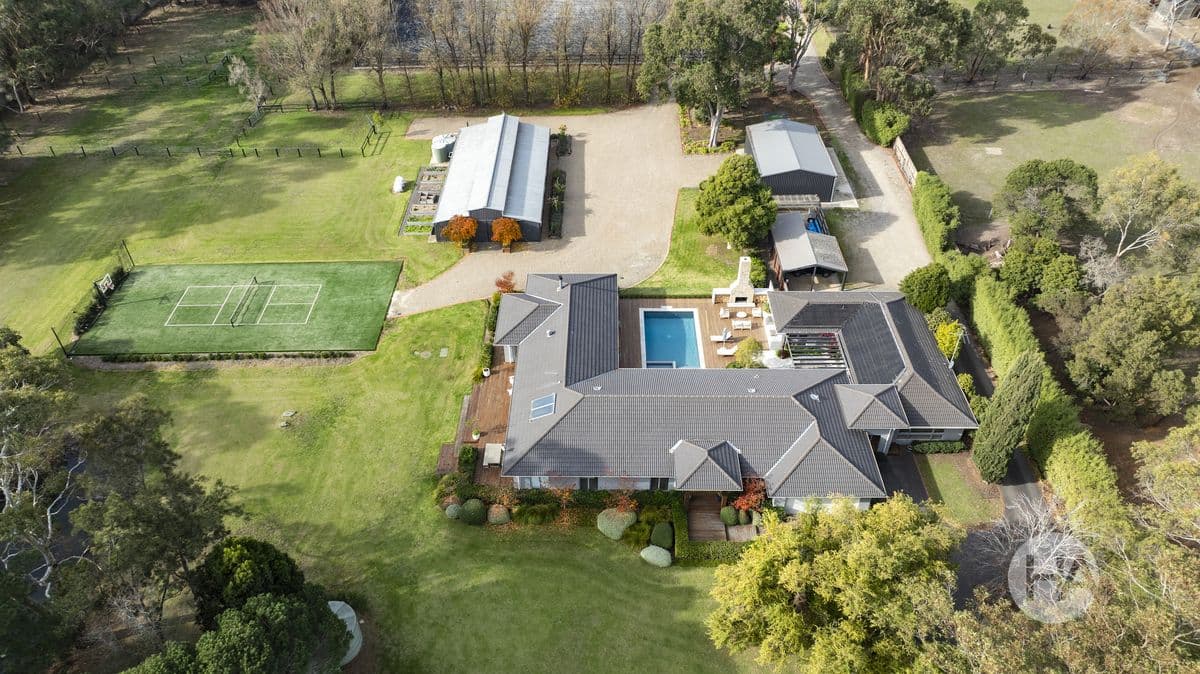 1216 Stumpy Gully Road