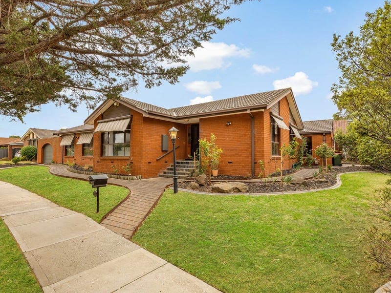 1 Hattah Court, Taylors Lakes