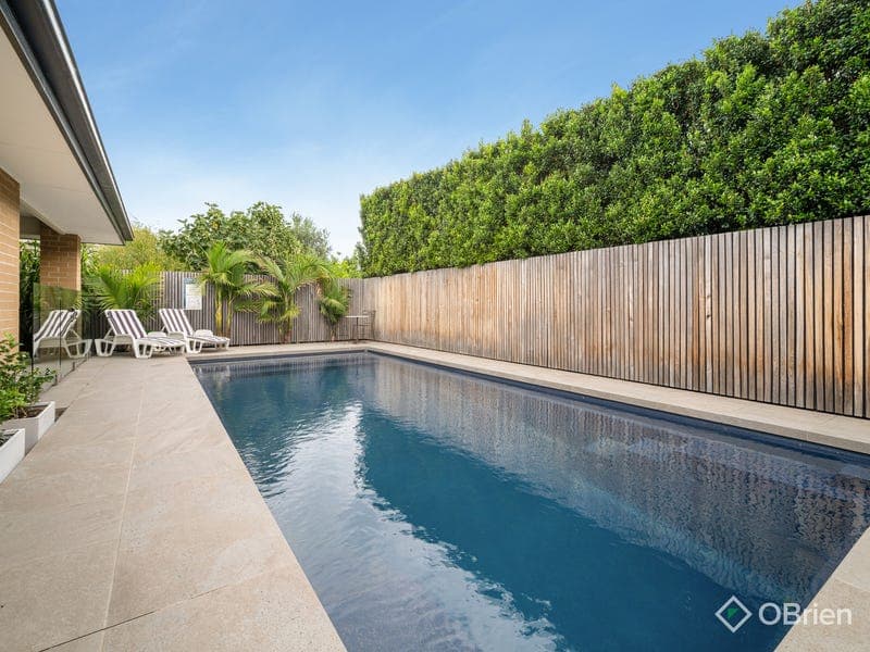 10 Crampton Chase, Sandhurst