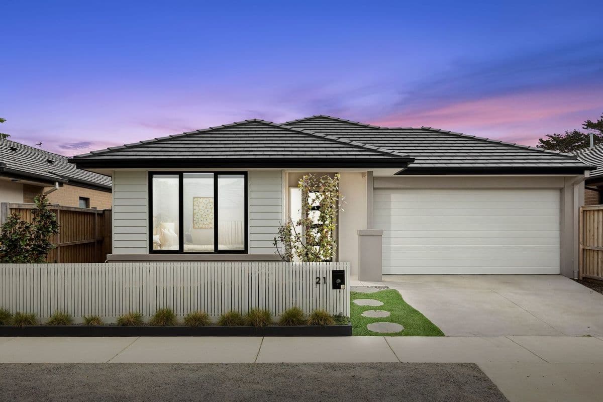 21 Stingray Street