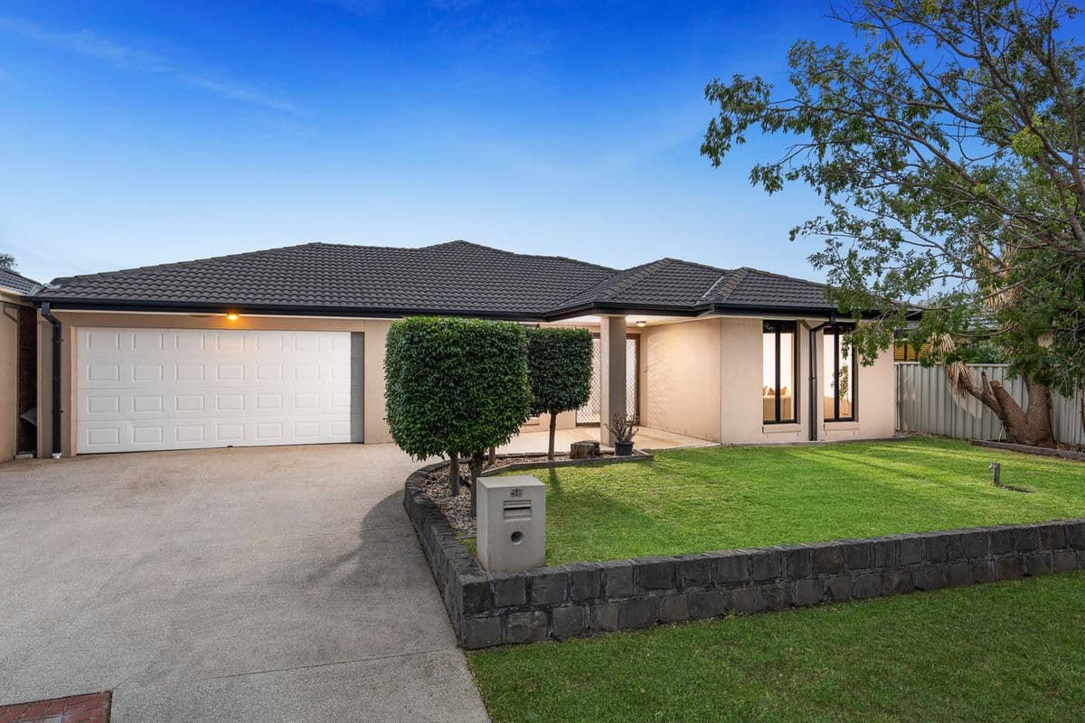 58 JINDABYNE AVENUE