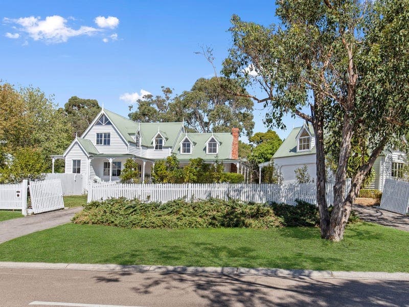 2 Sweetwater Drive, Frankston South