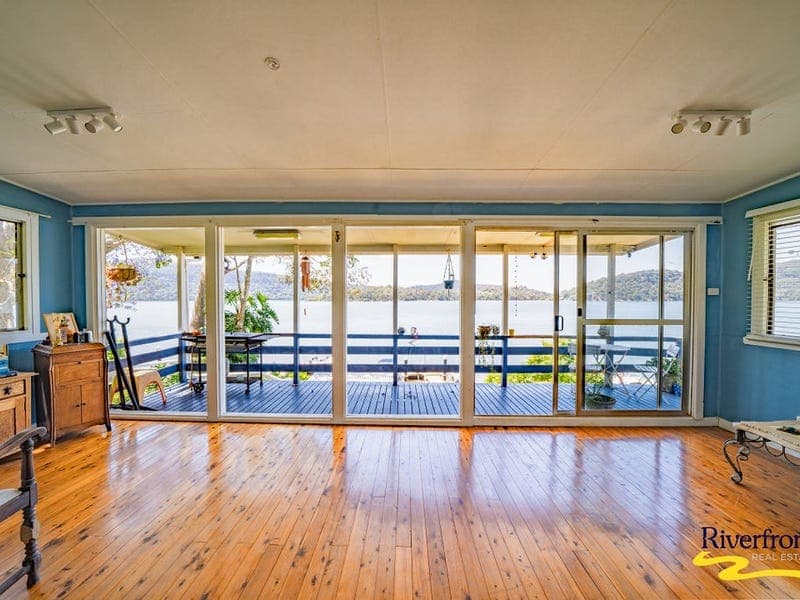 2184 Hawkesbury River, Bar Point