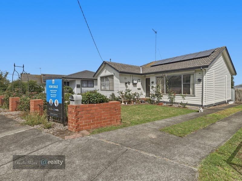 10 Sloan Avenue, Leongatha