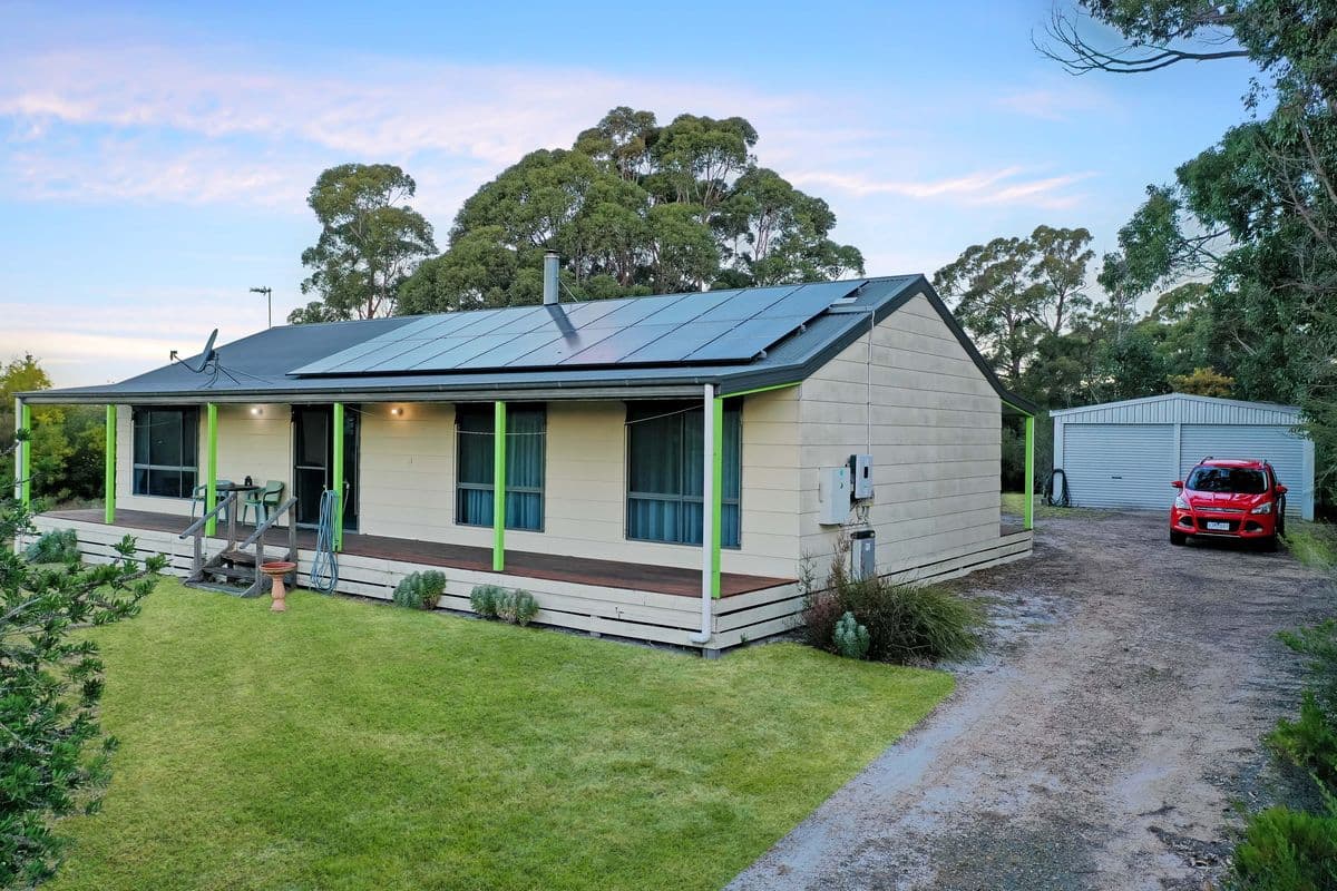7 KATHLEEN DRIVE