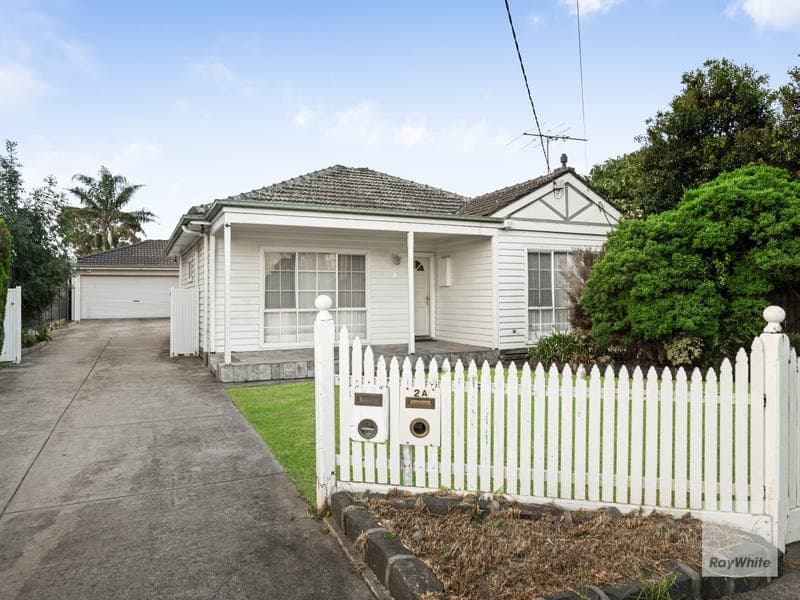 2 Eileen Street, Hadfield