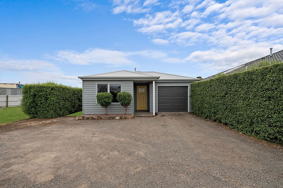 2/218 Commercial Road