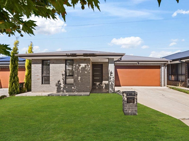 86 Lionel Rose Street, Holt