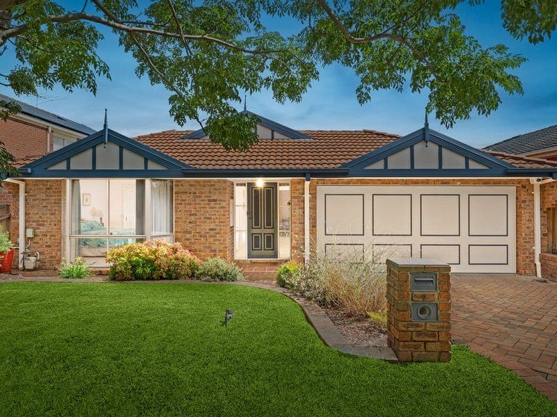 2 Silvertop Court, Mill Park