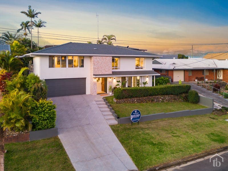 4 James Cook Drive, Banora Point