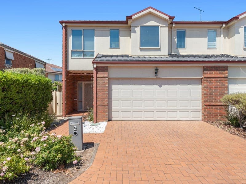 2 Travers Walk, Heatherton