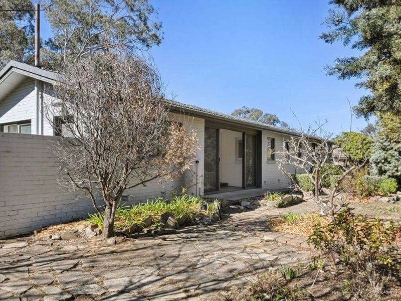 61 Waller Crescent, Campbell