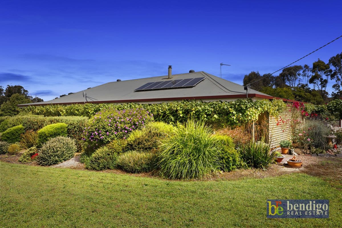 152 Hargreaves Road