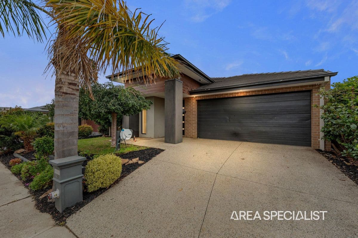 44 Strettle Crescent