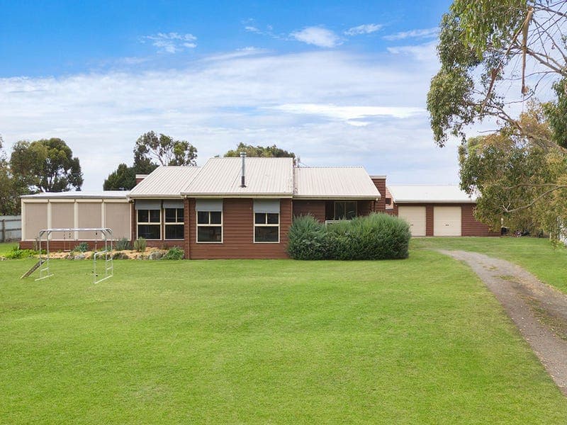 84 Scotts Road, Crossley