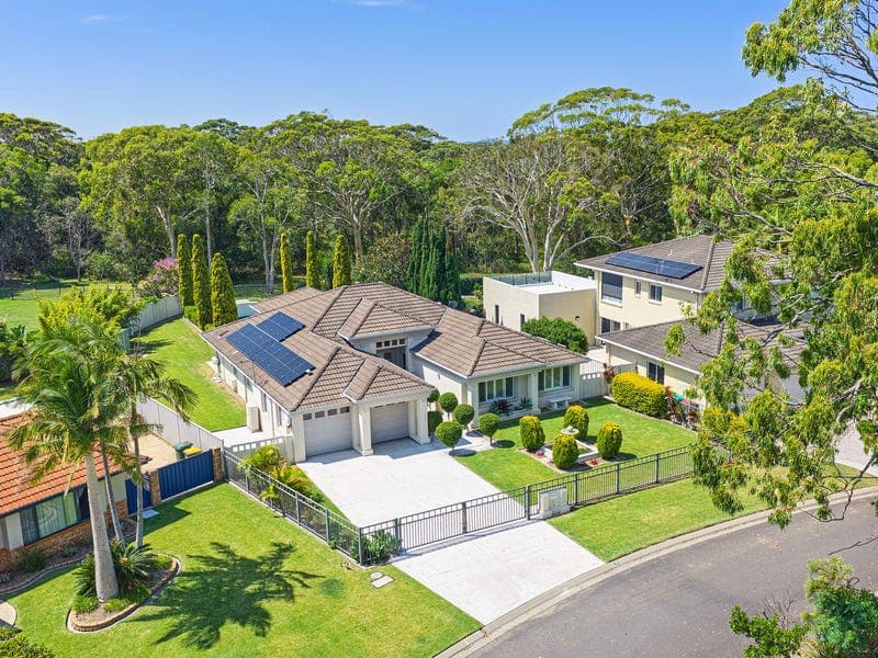 9 Seabreeze Court