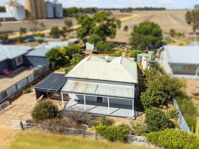 5 McLennan Street, Marnoo