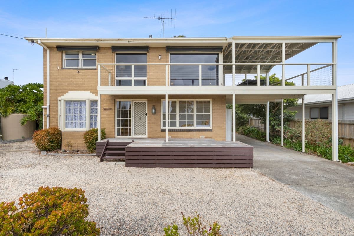 16 Boonderabbi Drive