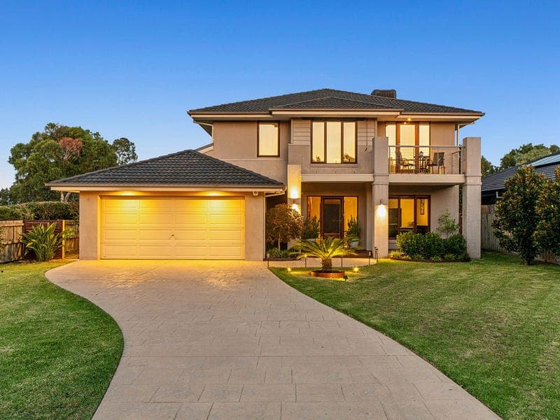 12 Wills Court, Sandhurst