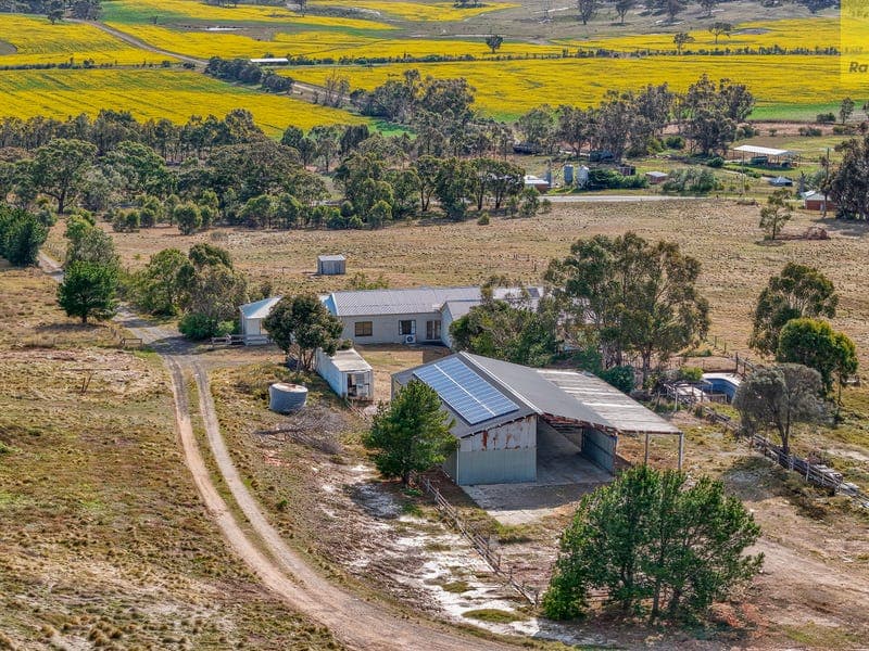 1375 Glenmore Road, Glenmore