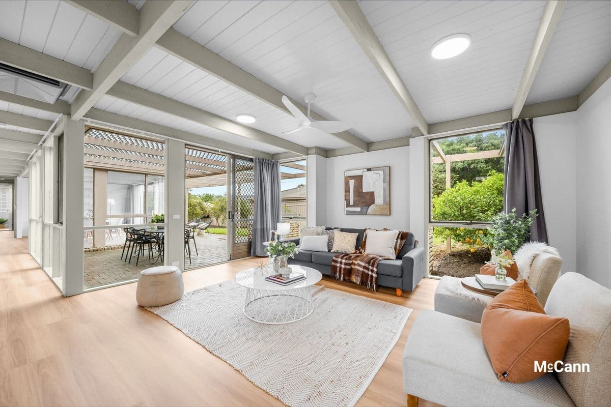 10 Edmond Close