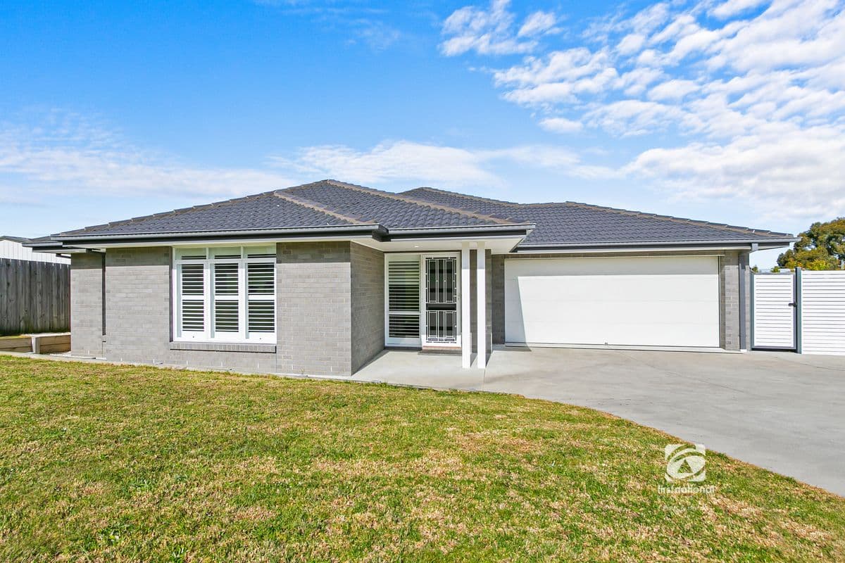 36 CAMPBELL GROVE