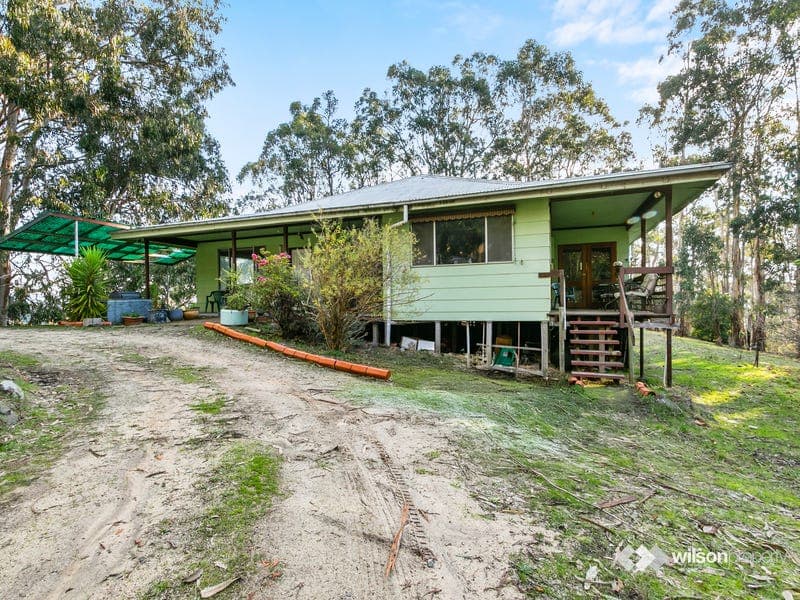 180 Brewsters Road, Yinnar South