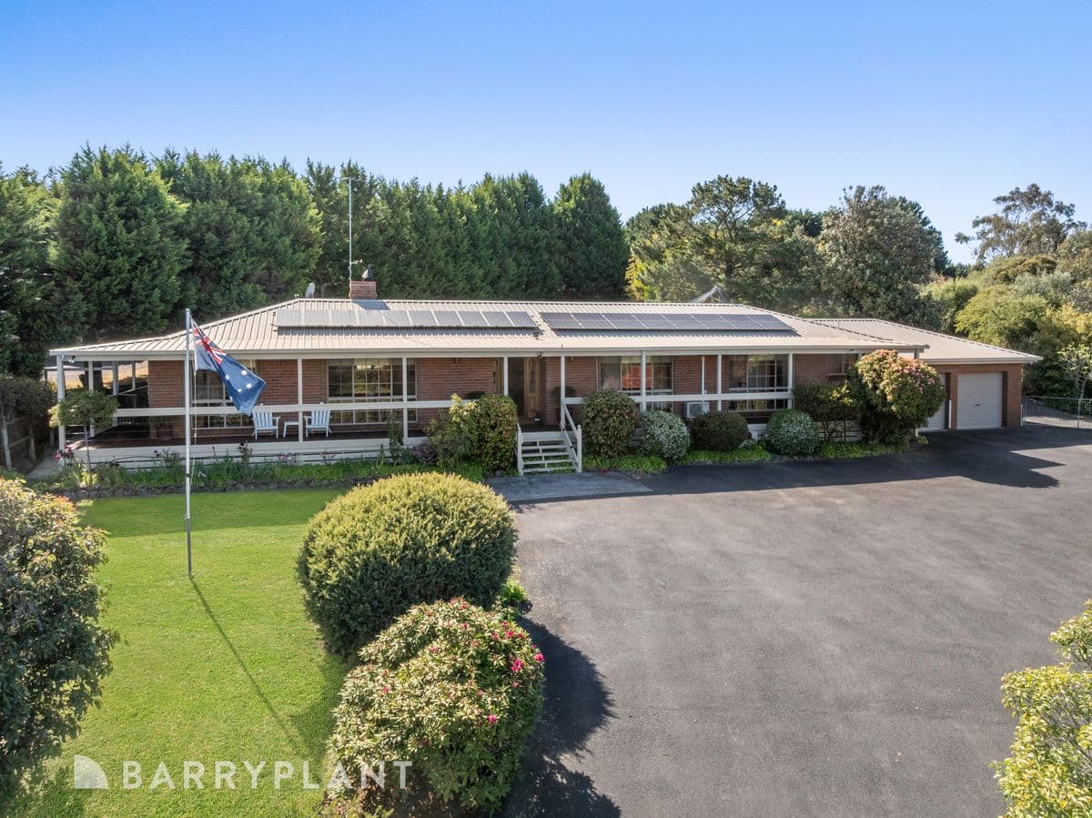 6 McDonald Drive