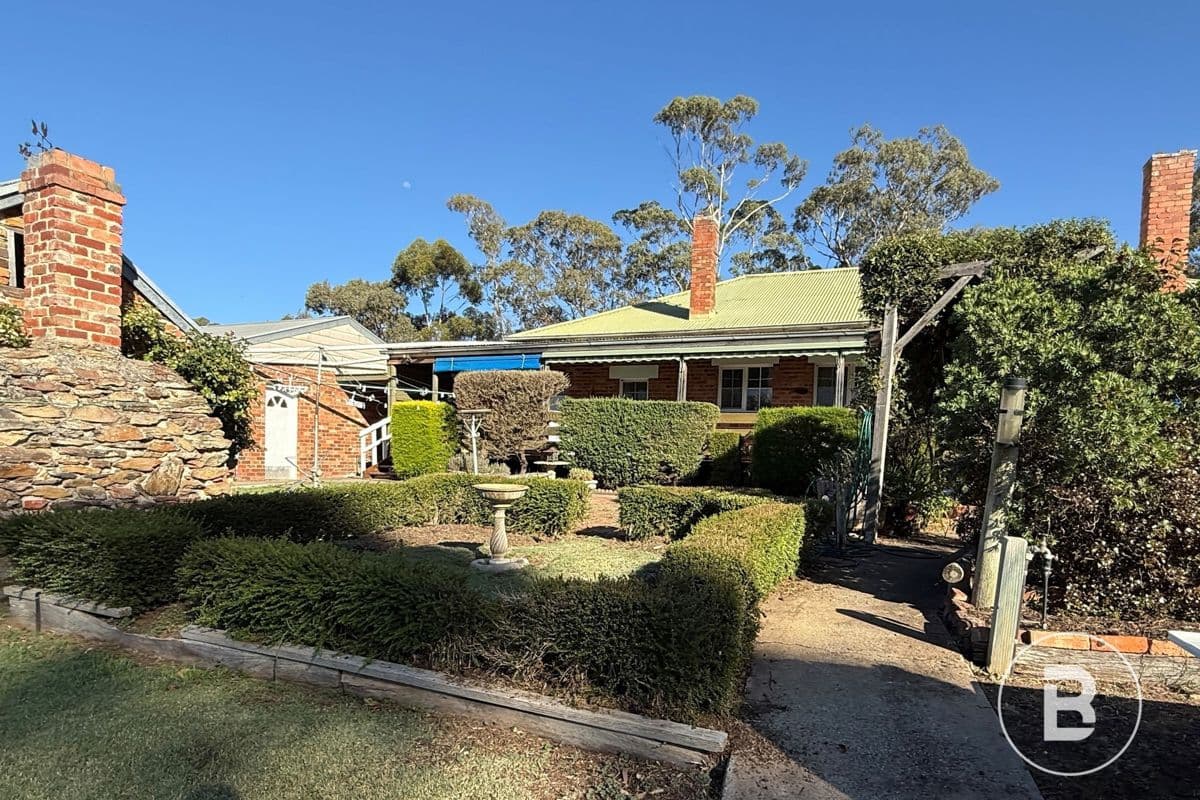 4 DEHNERTS ROAD