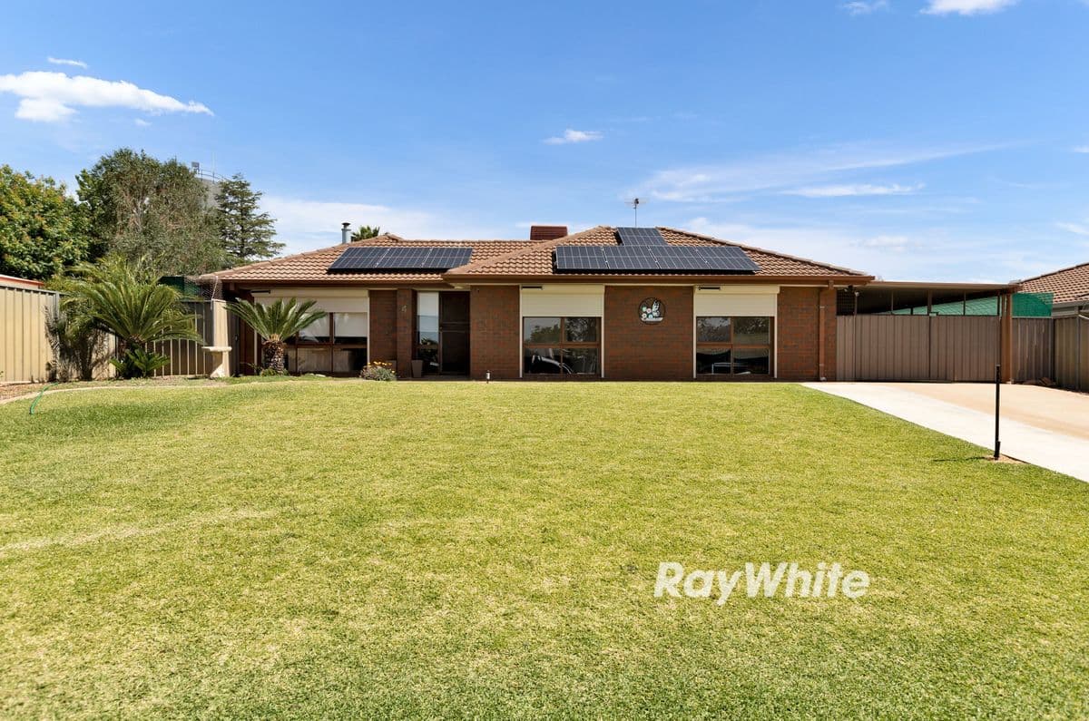 4 Morris Place