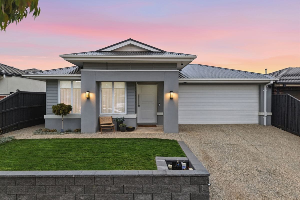 10 Travellers Street